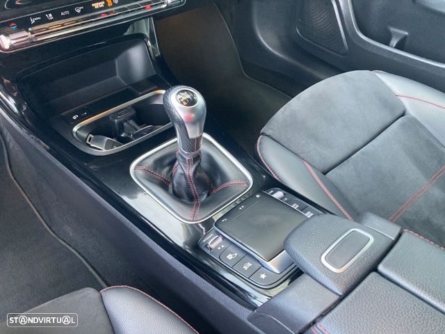 Mercedes-Benz A 180 AMG Line - 24