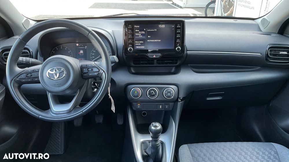 Toyota Yaris 1.5 L Dynamic - 8