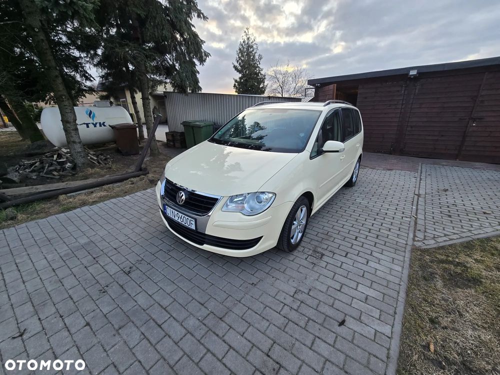 Volkswagen Touran 1.9 TDI DPF Blue Motion Highline - 4