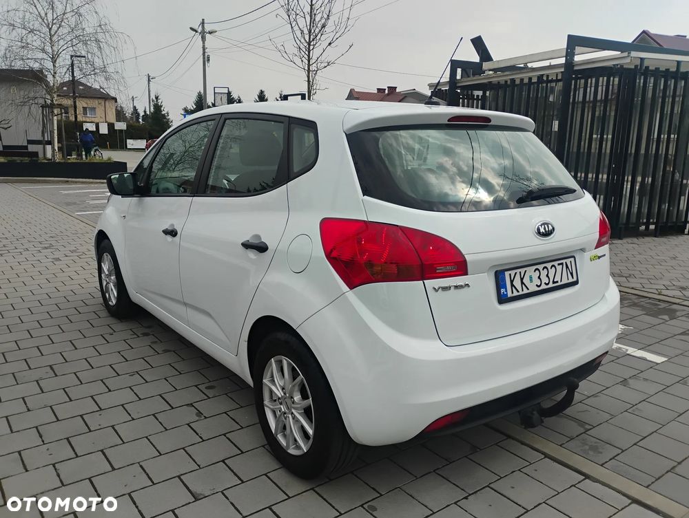 Kia Venga - 4