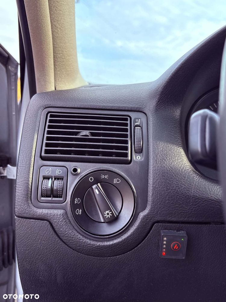 Volkswagen Golf - 21