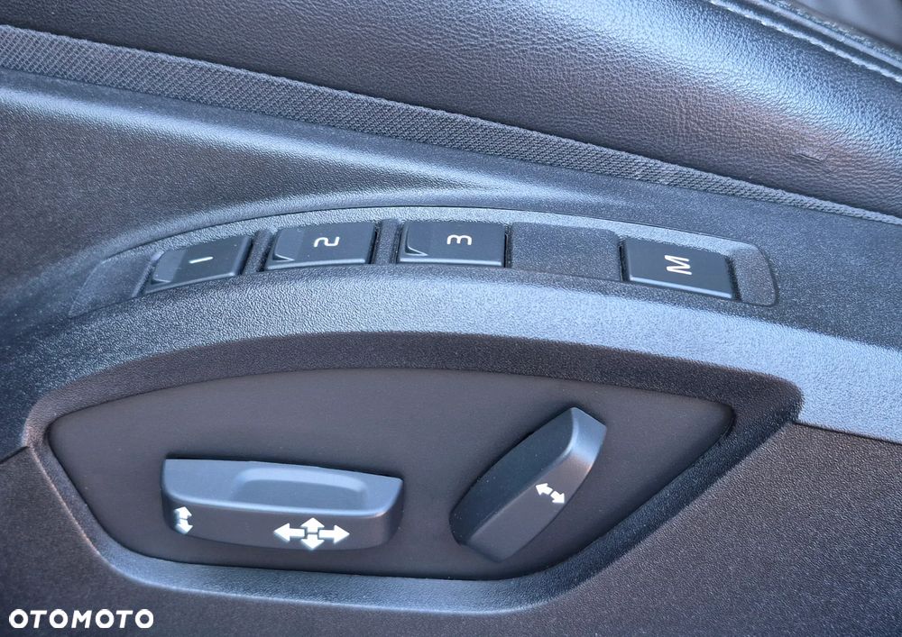 Volvo V40 D4 Ocean Race - 11