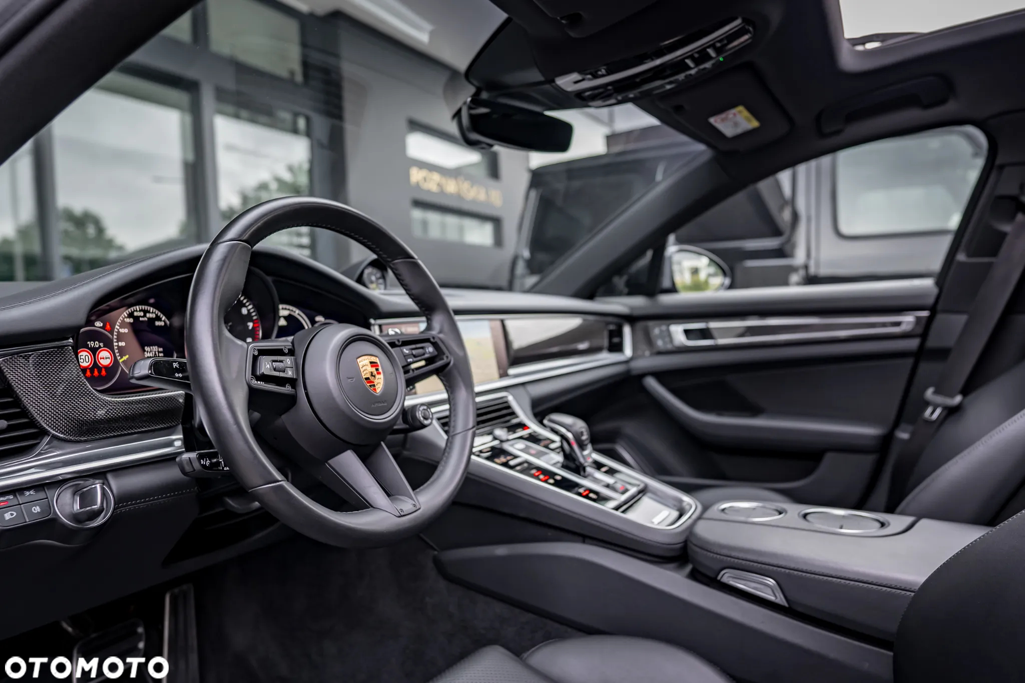 Porsche Panamera - 32