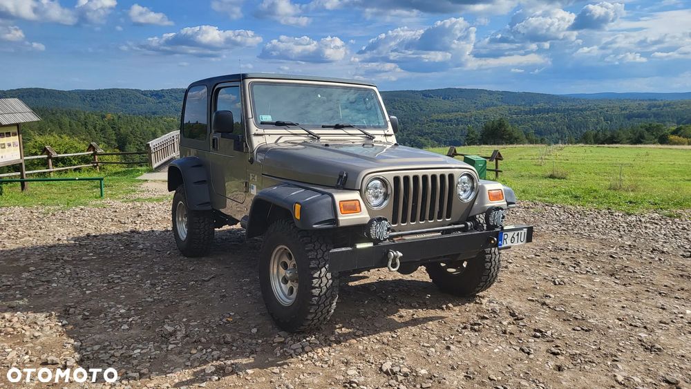 Jeep Wrangler - 2