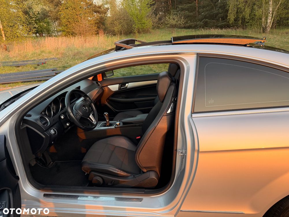 Mercedes-Benz Klasa C 180 (BlueEFFICIENCY) - 8
