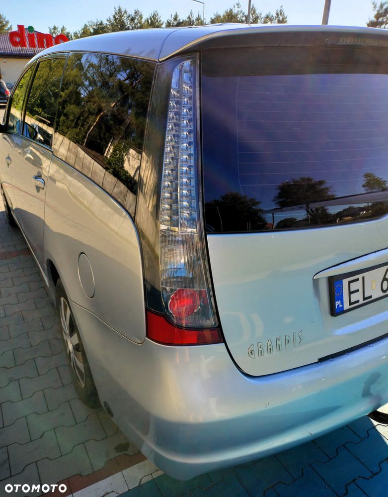 Mitsubishi Grandis - 9