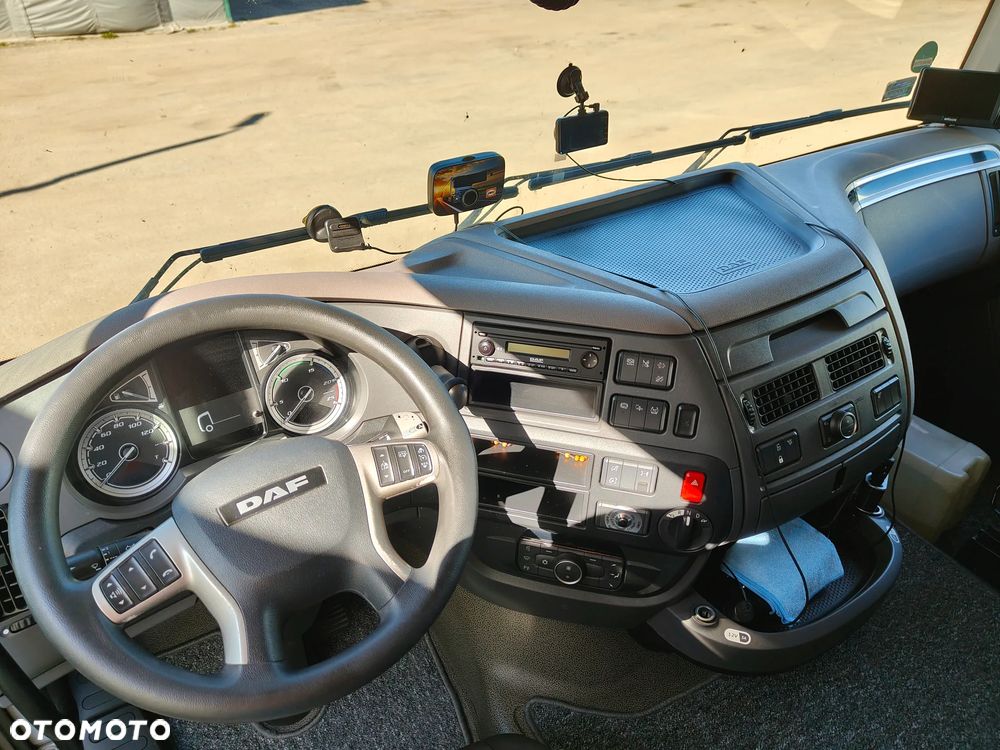 DAF XF - 10