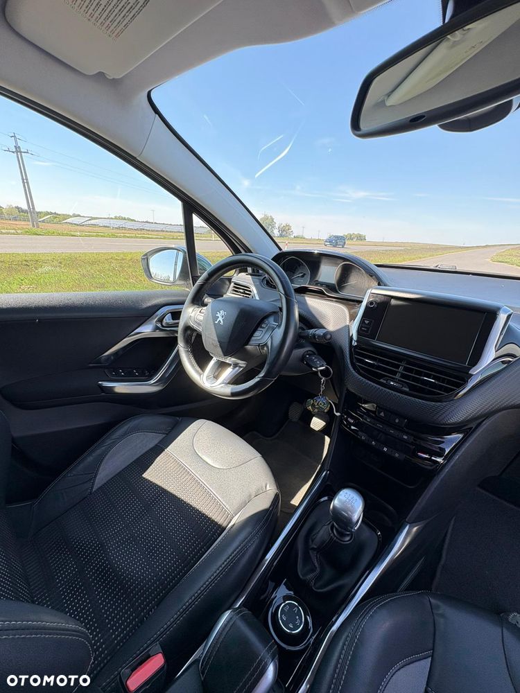 Peugeot 2008 e-HDi FAP 115 STOP & START Allure - 21