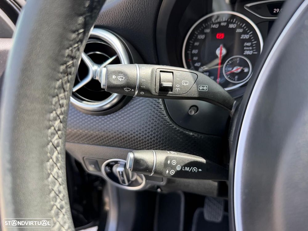 Mercedes-Benz A 180 d AMG Line - 20