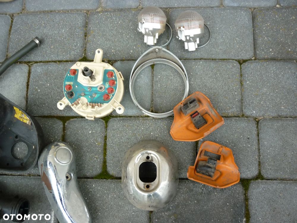 Owiewka widelec klosz osłona licznik felga Aprilia Habana 50 - 11