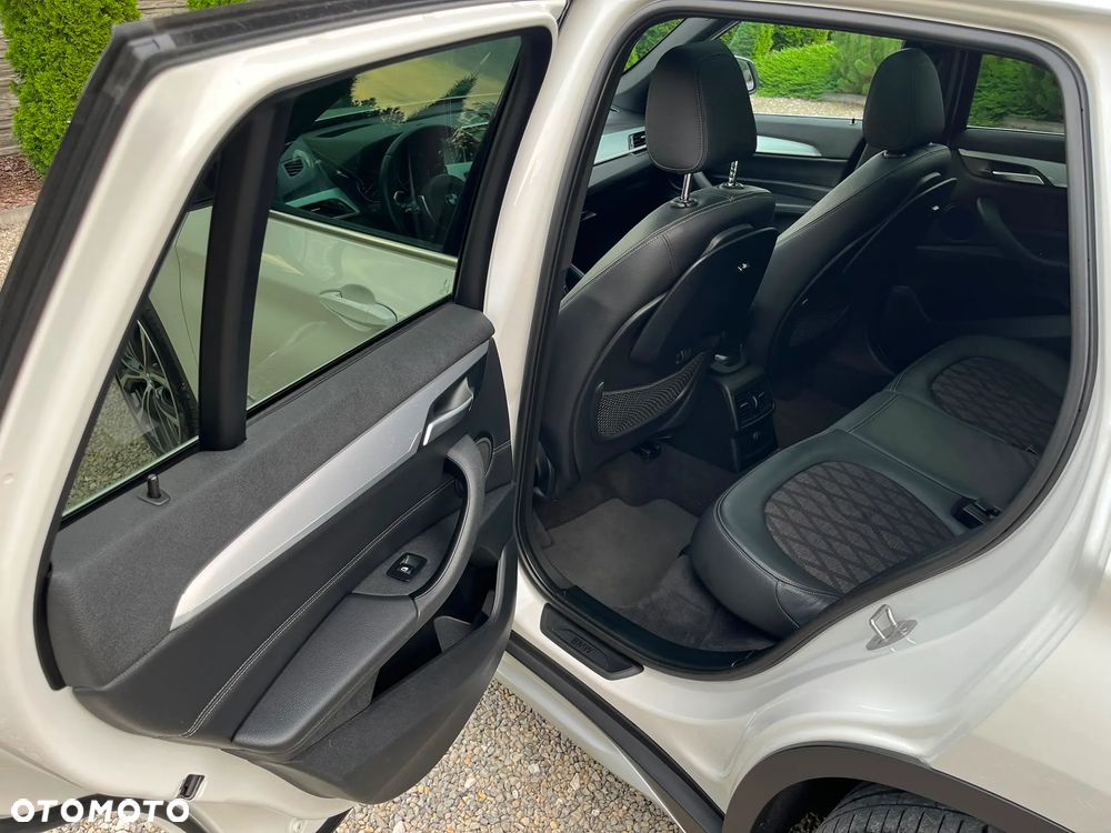 BMW X1 xDrive25d xLine - 28
