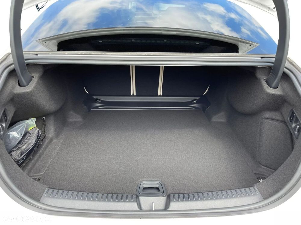 Mercedes-Benz Klasa E 220 d mHEV 4-Matic AMG 9G-Tronic - 16