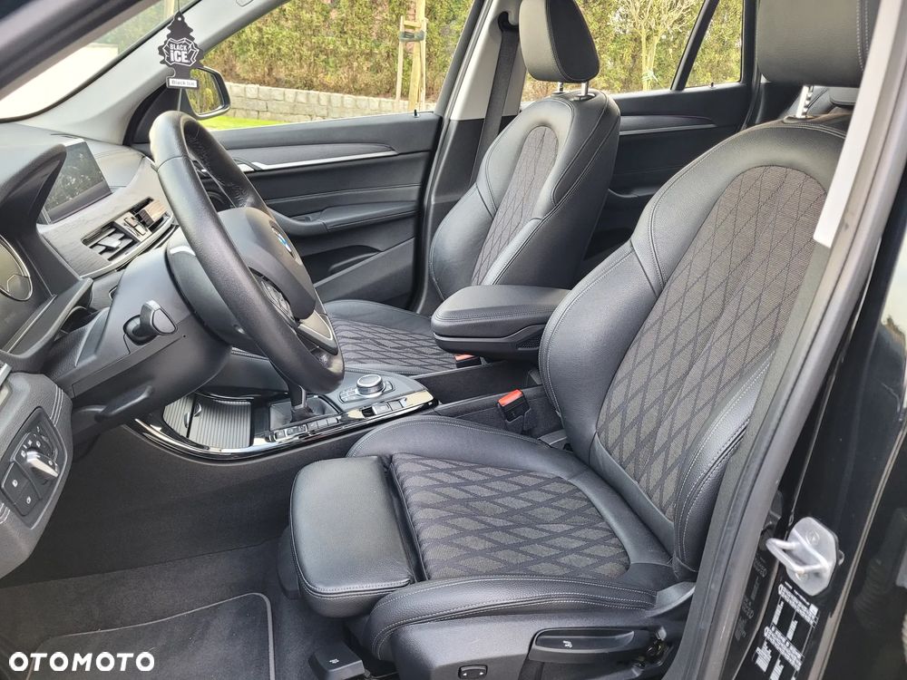 BMW X1 sDrive20i Sport Line - 20