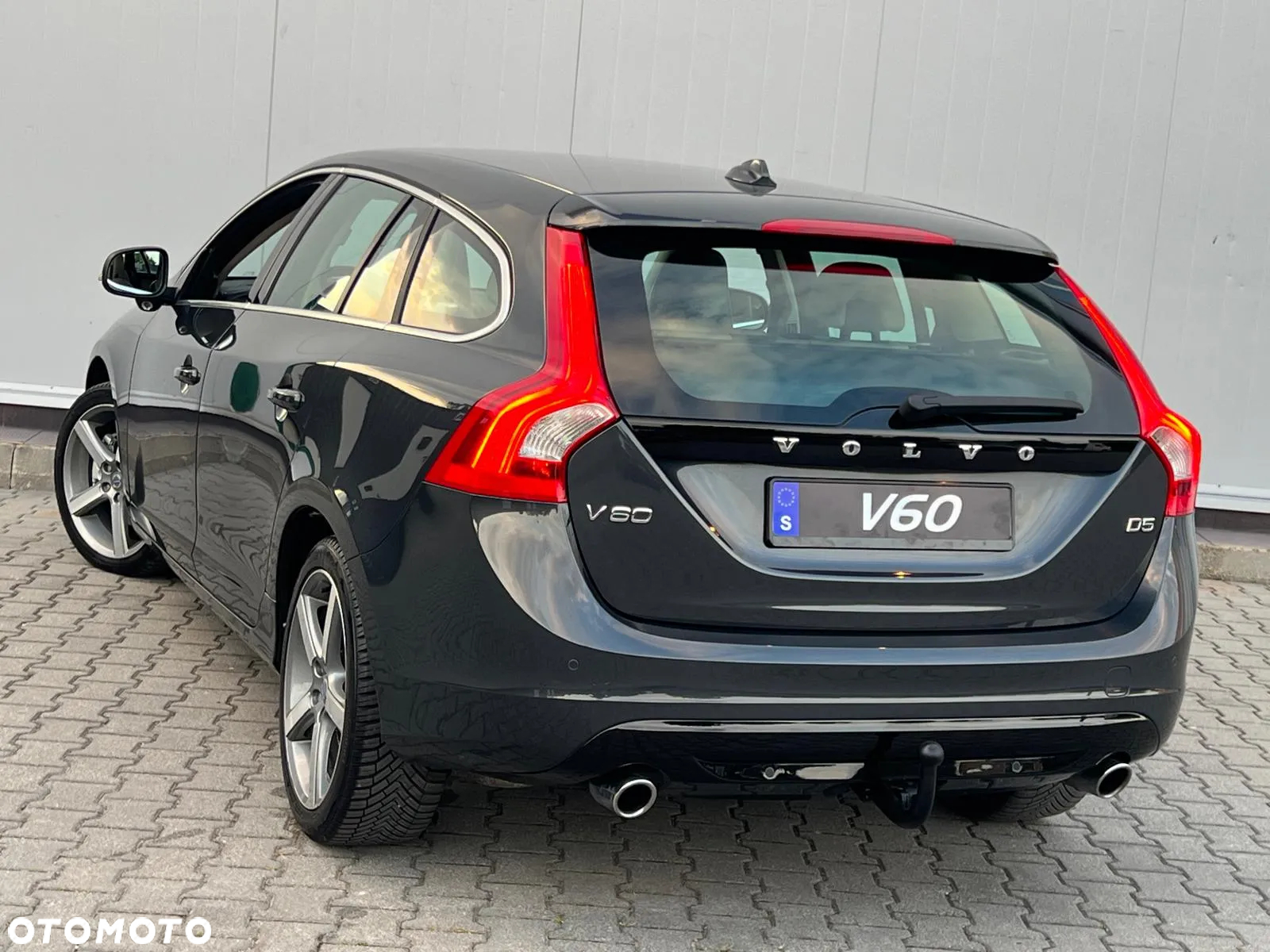 Volvo V60 D5 Summum - 10