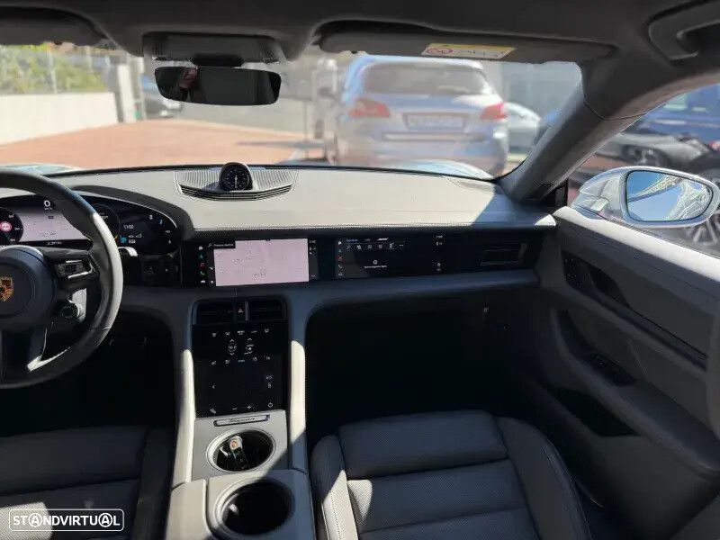 Porsche Taycan Turbo - 21