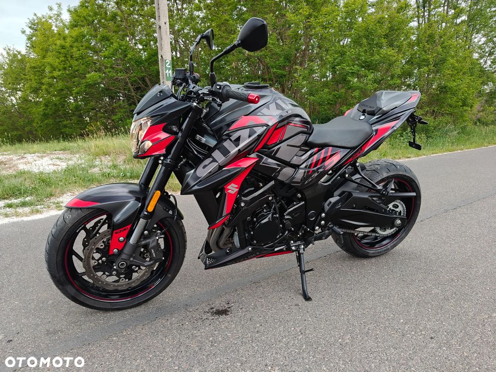 Suzuki GSX - 4
