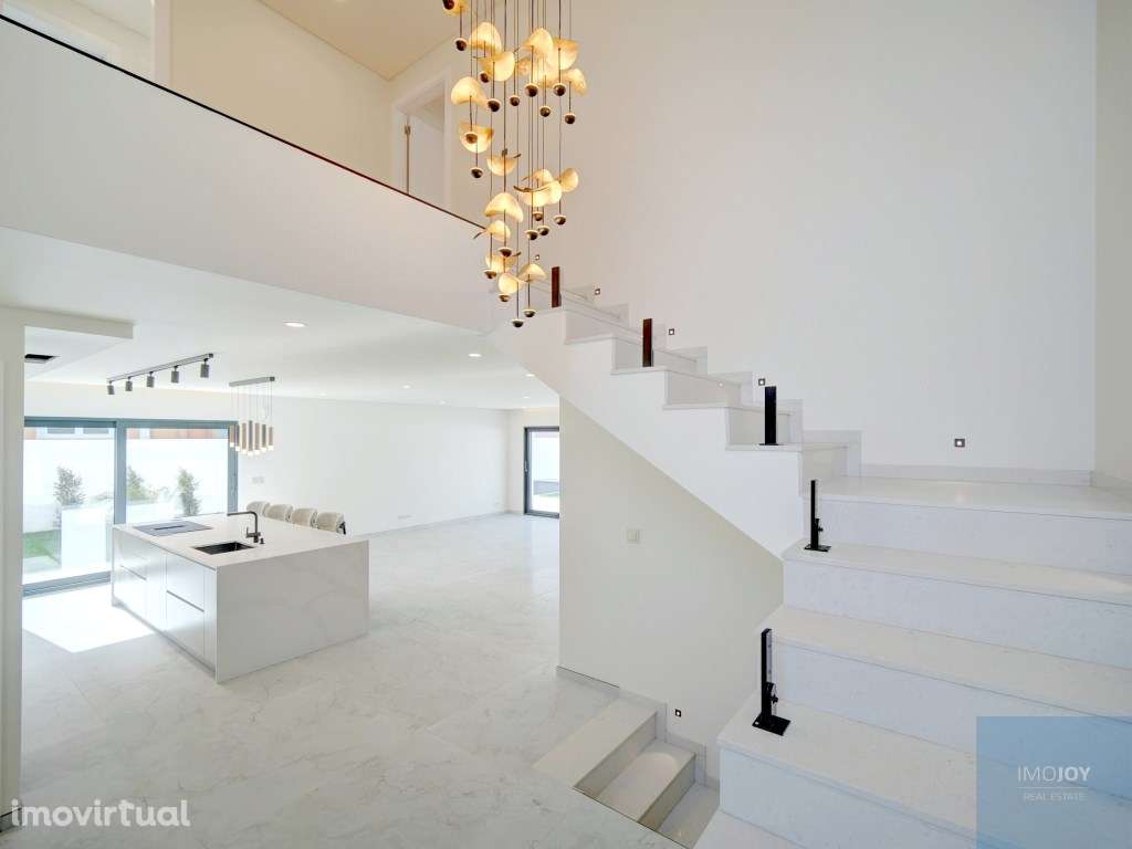 Moradia T4, isolada de arquitetura contemporânea a estrear em Murches - Grande imagem: 2/52