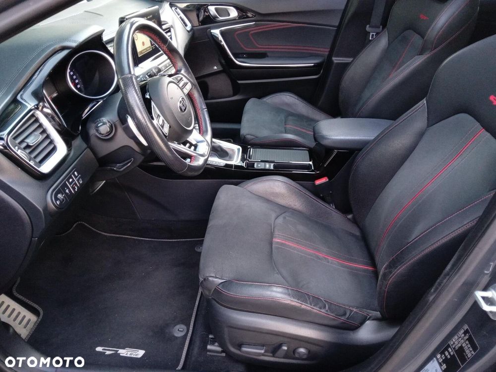 Kia ProCeed - 15
