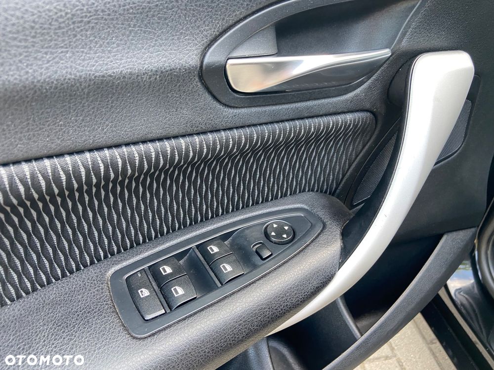 BMW Seria 1 118i Sport Line - 20