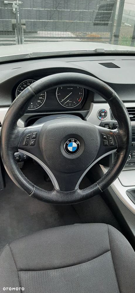 BMW Seria 3 318i Edition Exclusive - 10