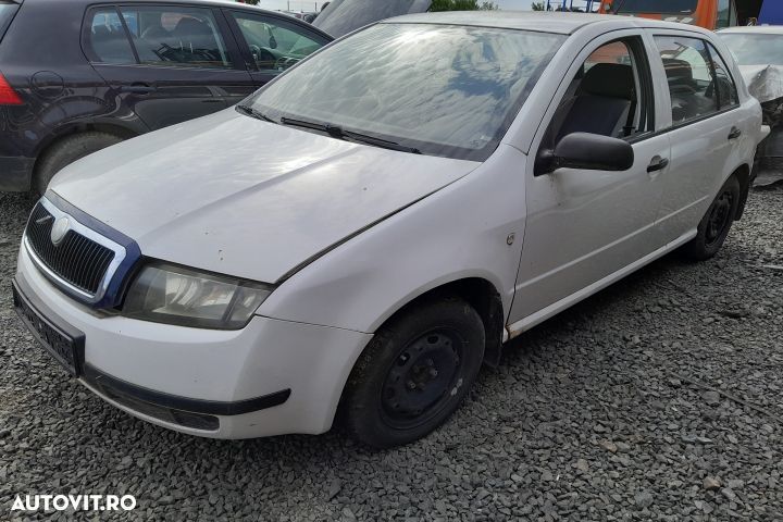 CONTACT FARA CHEIE Skoda Fabia 6Y [1999 - 2004] Hatchback 5-usi 1.2 M - 5