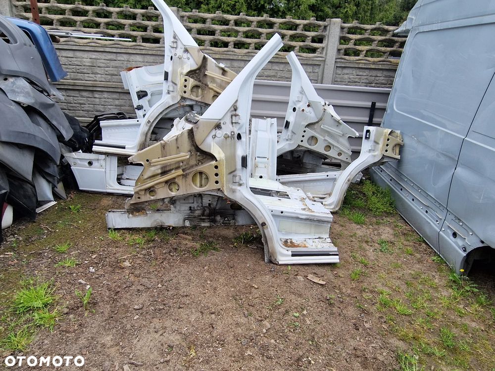 PODŁUŻNICA LEWA MERCEDES SPRINTER 906 LIFT