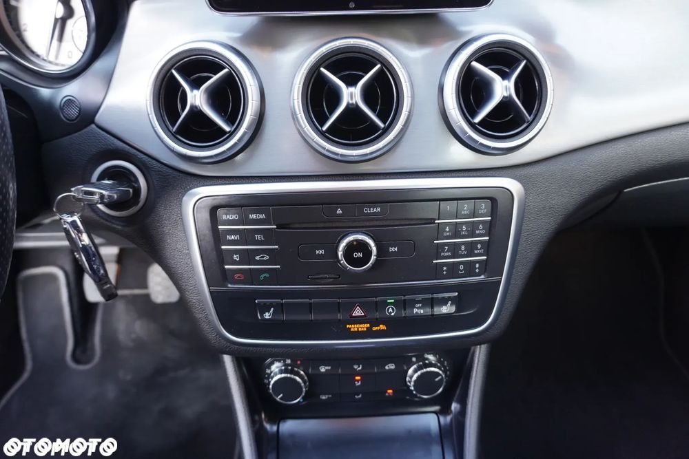 Mercedes-Benz CLA 200 Peak Edition - 22
