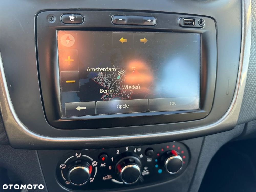 Dacia Sandero TCe 90 Celebration - 11