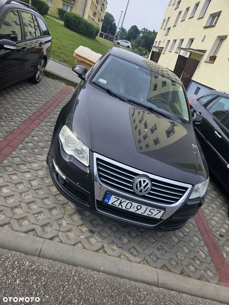 Volkswagen Passat - 1