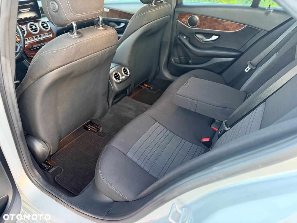 Mercedes-Benz Klasa C 180 (BlueEFFICIENCY) Elegance - 14