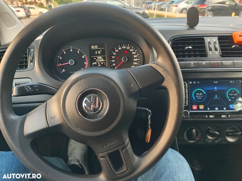 Volkswagen Polo - 1