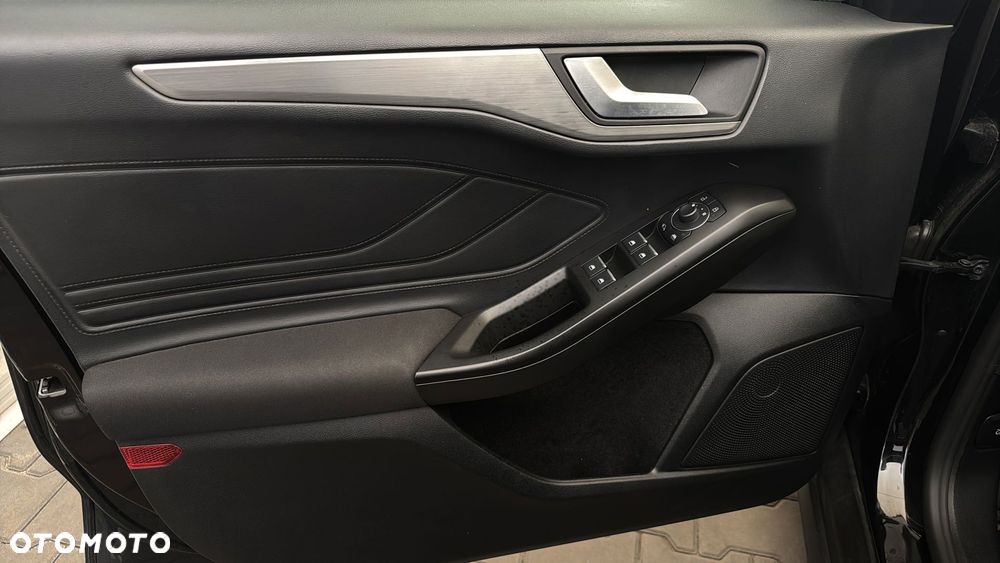 Ford Focus 1.0 EcoBoost mHEV Titanium X - 11