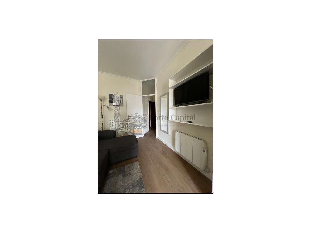 EXCELENTE APARTAMENTO T1 NO CENTRO DO PORTO JUNTO AO METRO DO MARQUES - Grande imagem: 5/27
