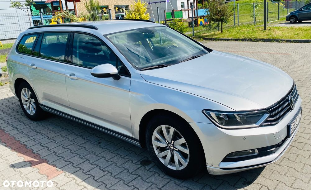 Volkswagen Passat - 4
