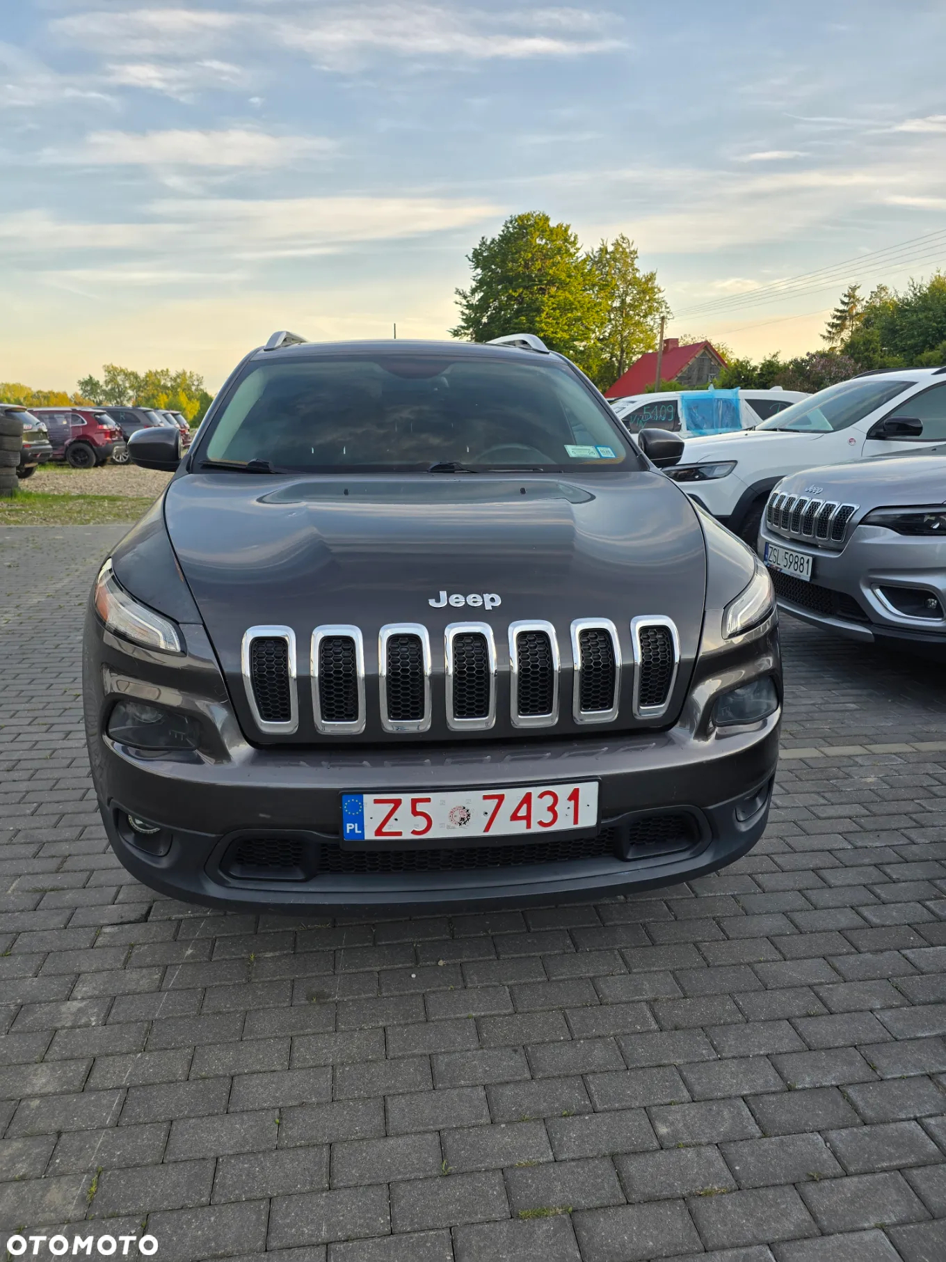 Jeep Cherokee - 3