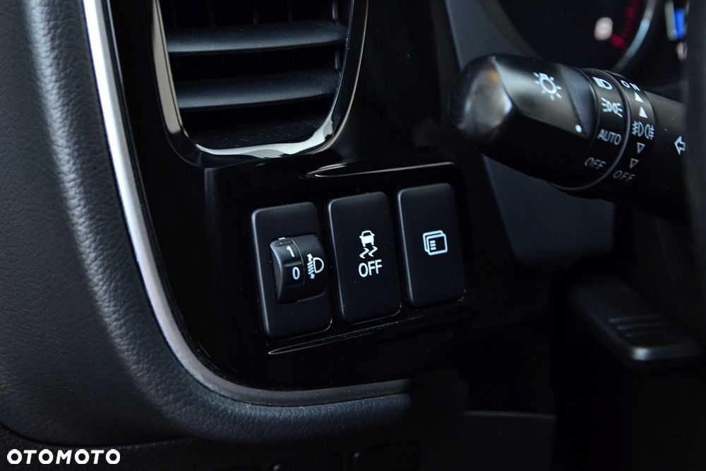 Mitsubishi Outlander 2.0 2WD Diamant - 19