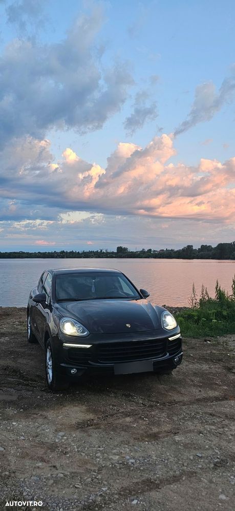 Porsche Cayenne - 4