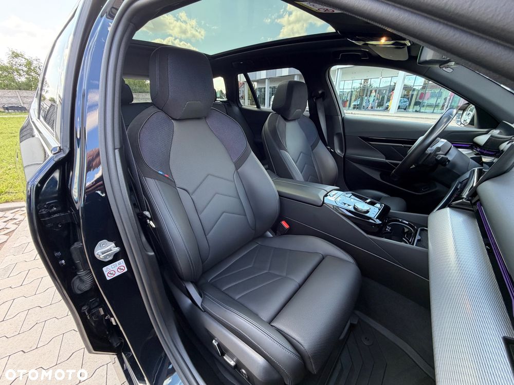 BMW Seria 5 520d xDrive mHEV - 28