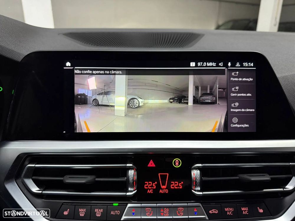 BMW 330 e Touring Pack Desportivo M Auto - 13