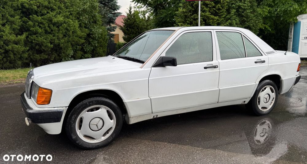 Mercedes-Benz W201 (190) - 4