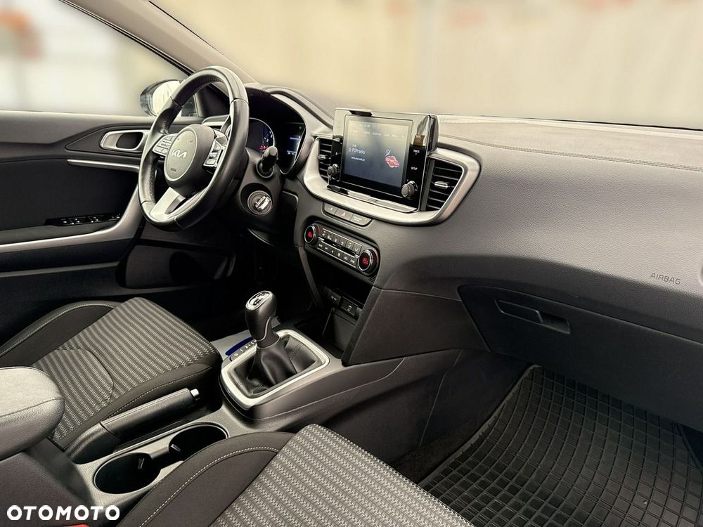Kia Ceed 1.5 T-GDI M - 23