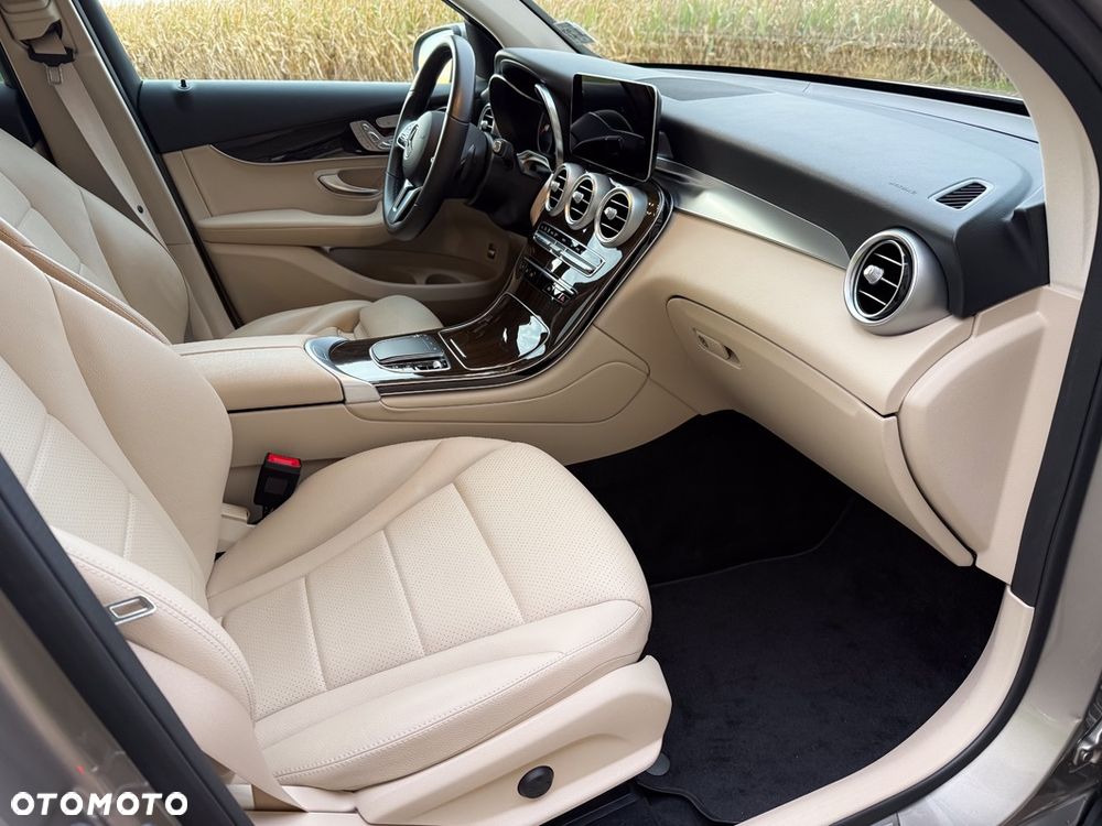 Mercedes-Benz GLC 300 4Matic 9G-TRONIC - 17