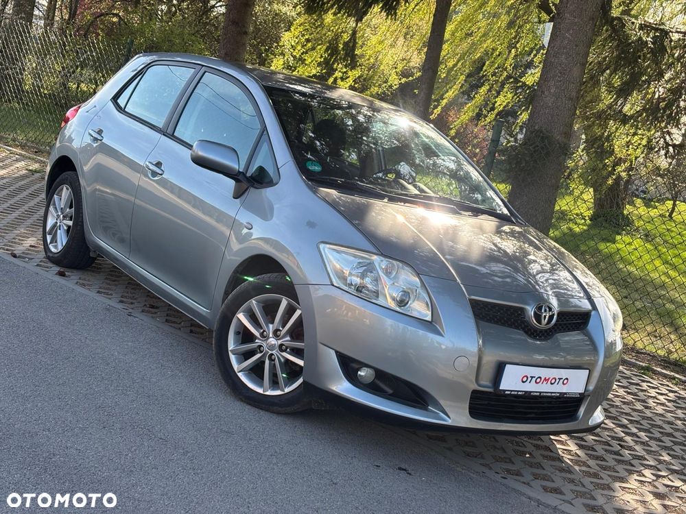 Toyota Auris 1.33 VVT-i Premium + - 5