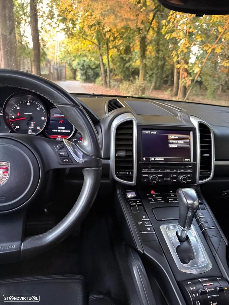 Porsche Cayenne Platinum Edition - 16