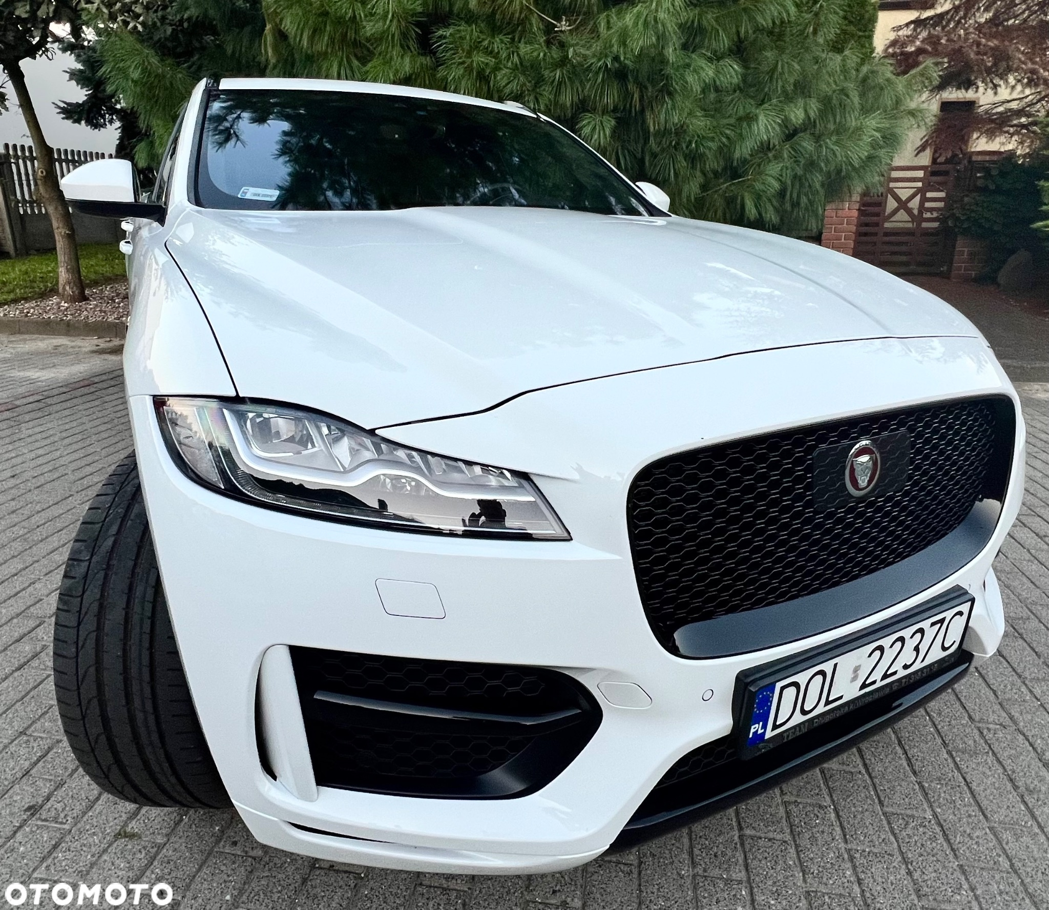 Jaguar F-Pace 2.0 i4P AWD R-Sport - 14