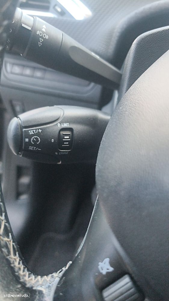 Peugeot 2008 1.6 BlueHDi Allure - 18