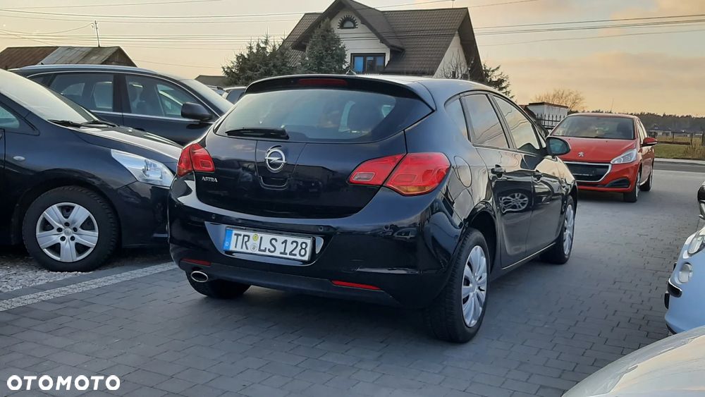Opel Astra 1.4 Turbo - 4