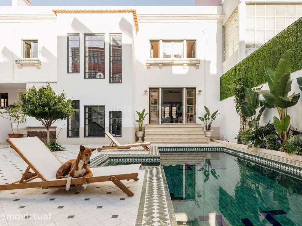 Moradia Art Deco T5 com pátio e piscina, no Centro de Setúbal - Grande imagem: 2/35