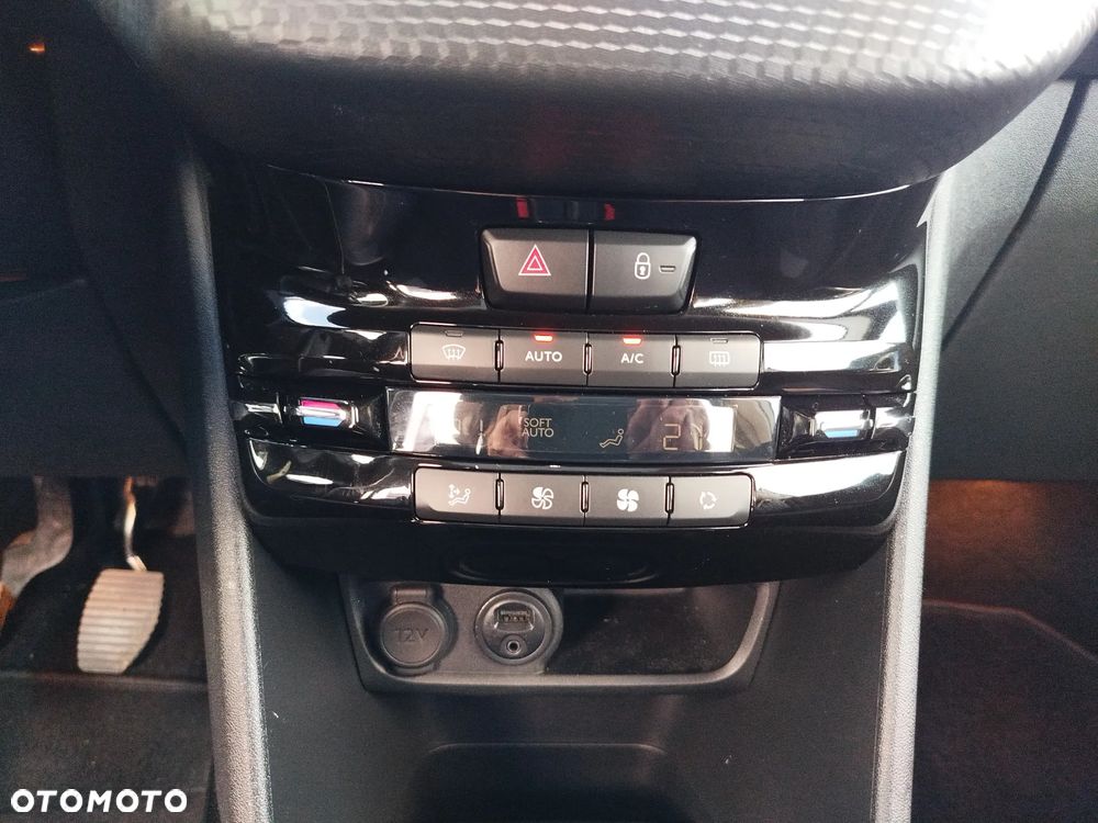 Peugeot 2008 - 17