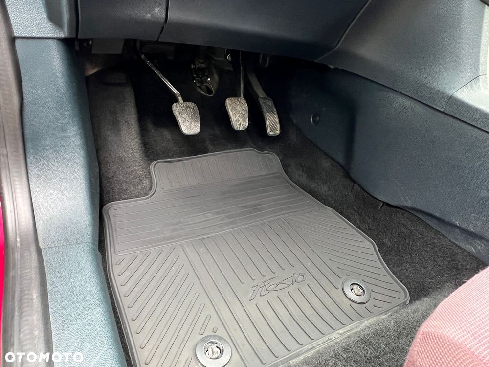 Ford Fiesta 1.25 Ambiente - 11